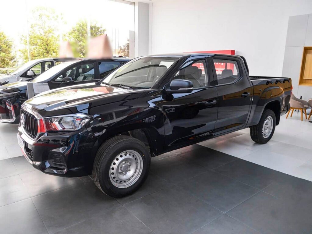 changan-pickup-side-profile-black-showroom