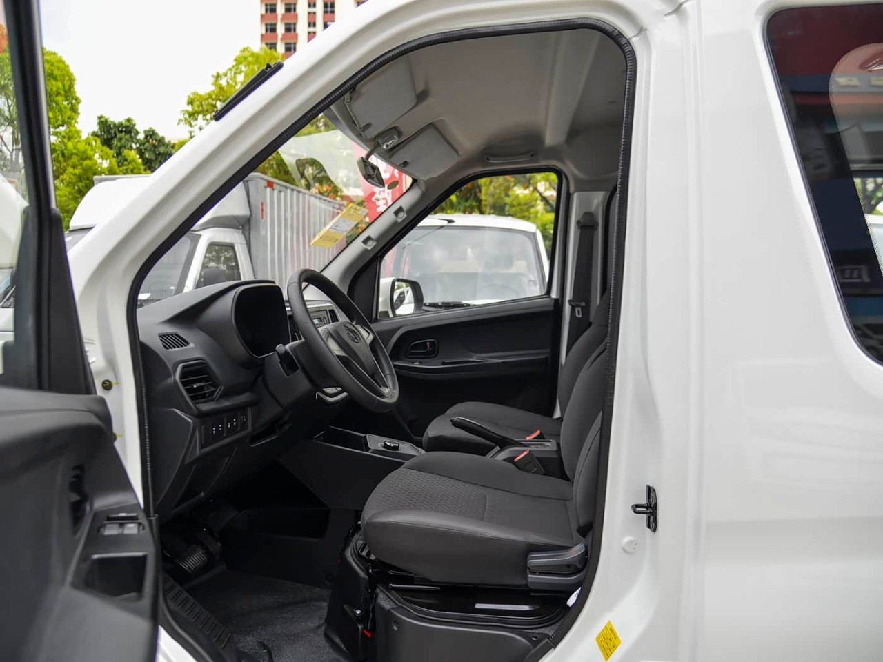 Changan Ruixing EV driver door open side view