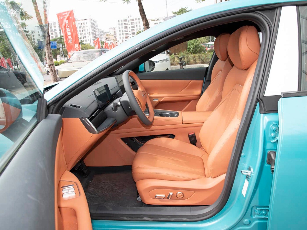 Dongfeng epi 007 Flash Edition teal exterior orange seats