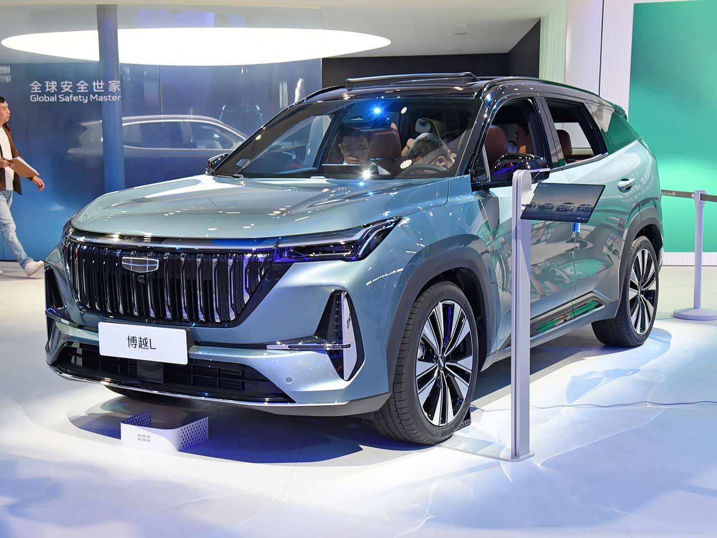 Key Features & Specs