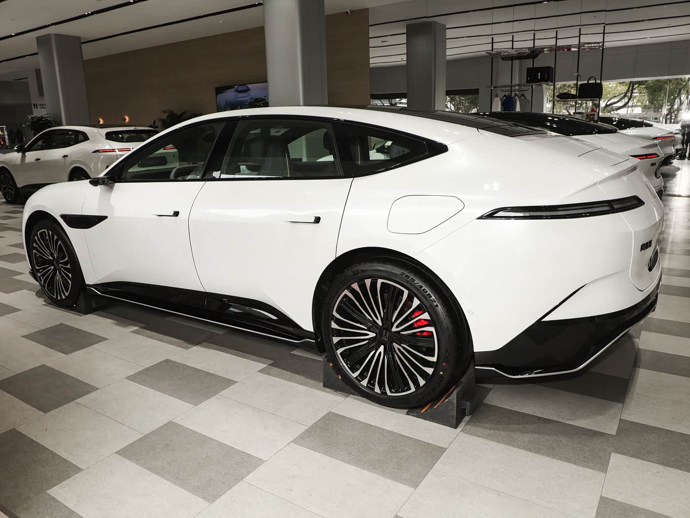 Key Features & Specs