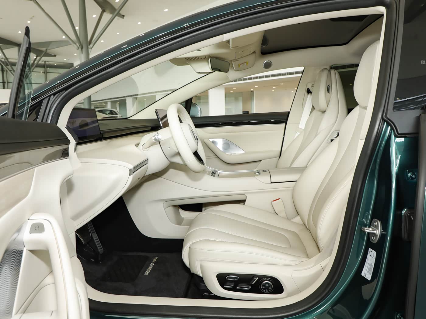 Key Features & Specs