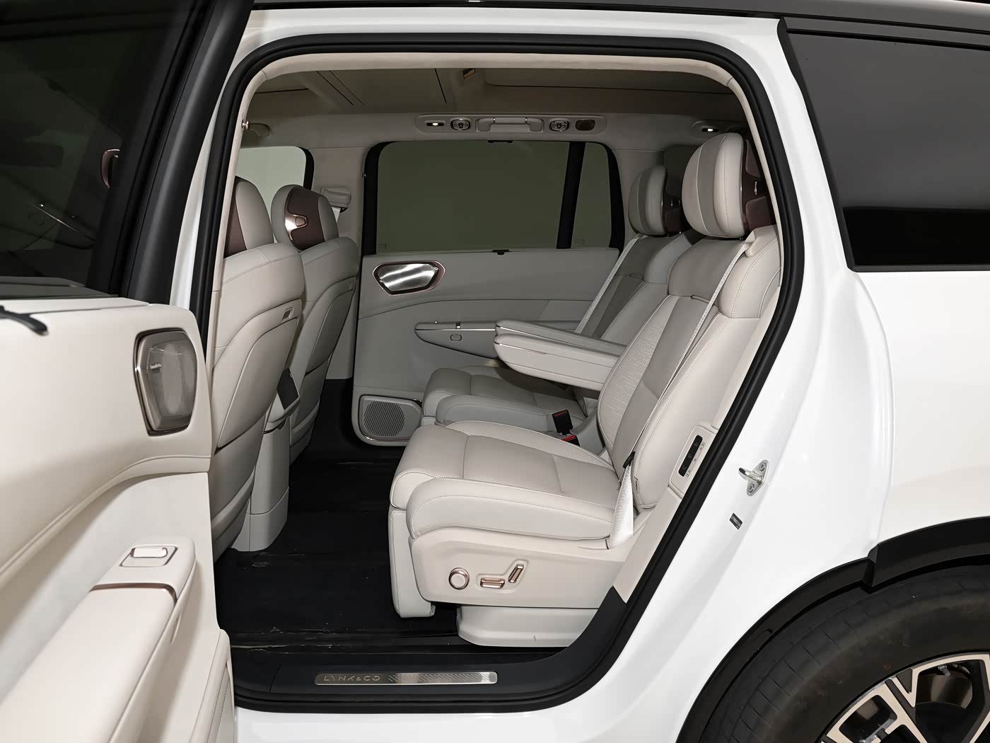 Market Position & Competition