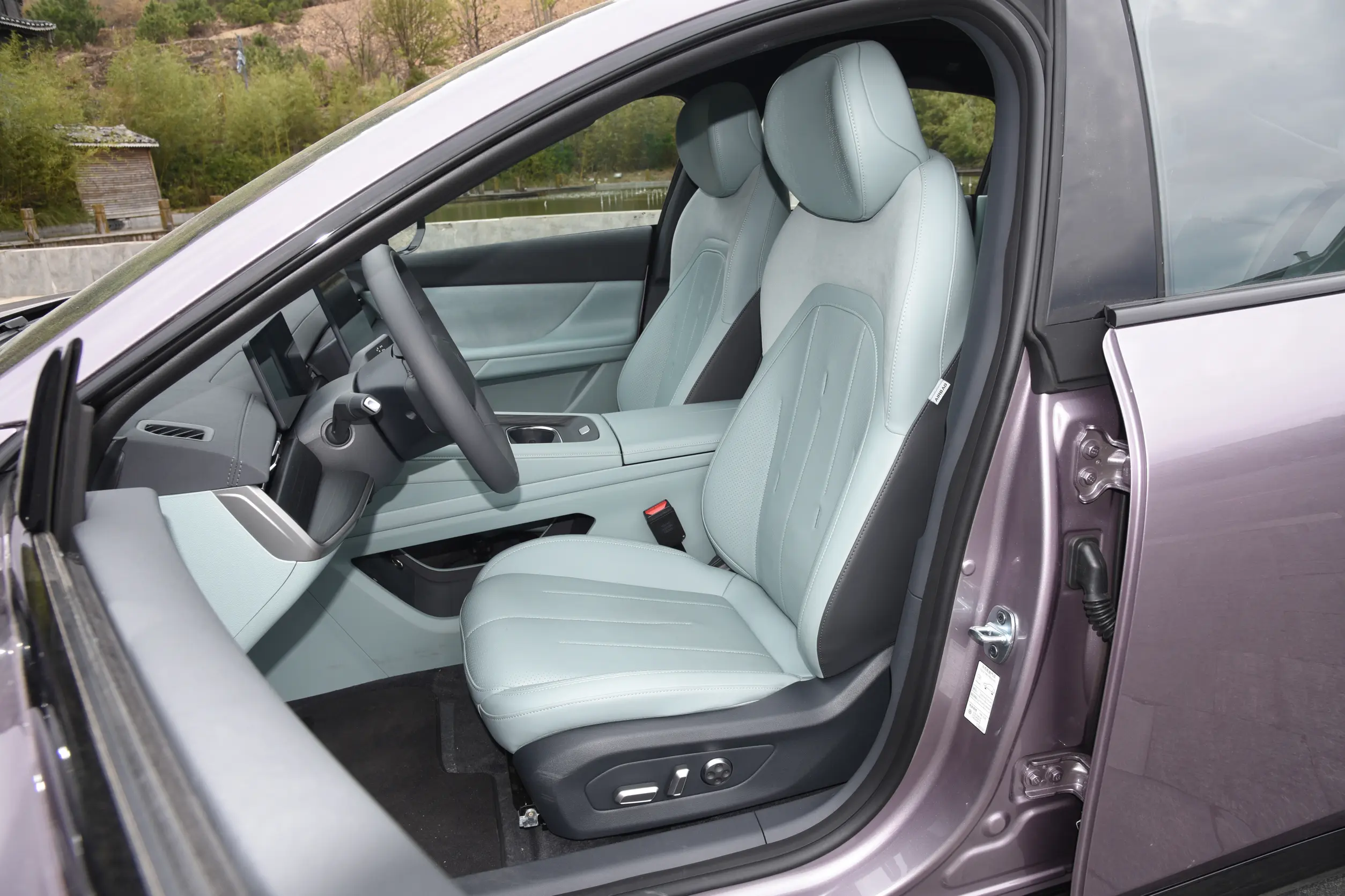 Key Features & Specs