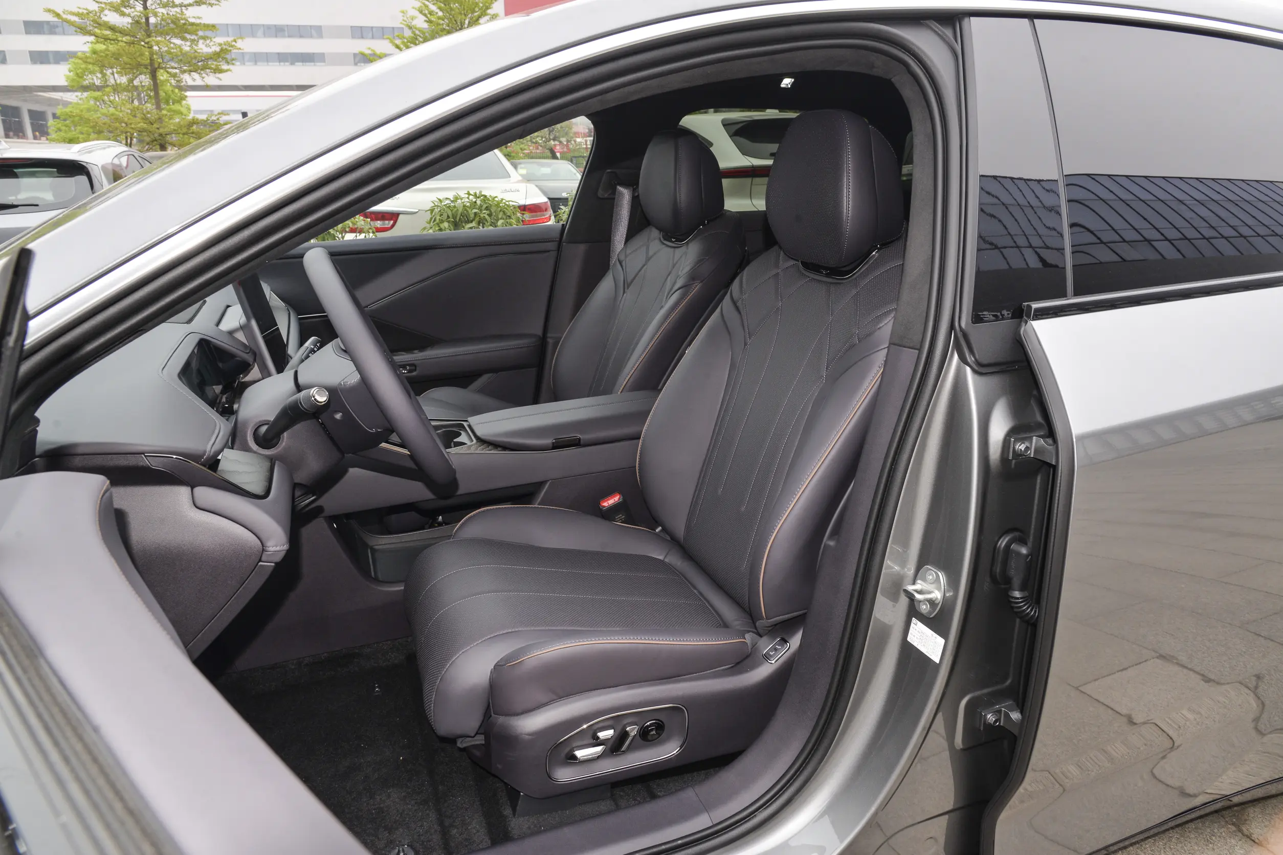 Key Features & Specs