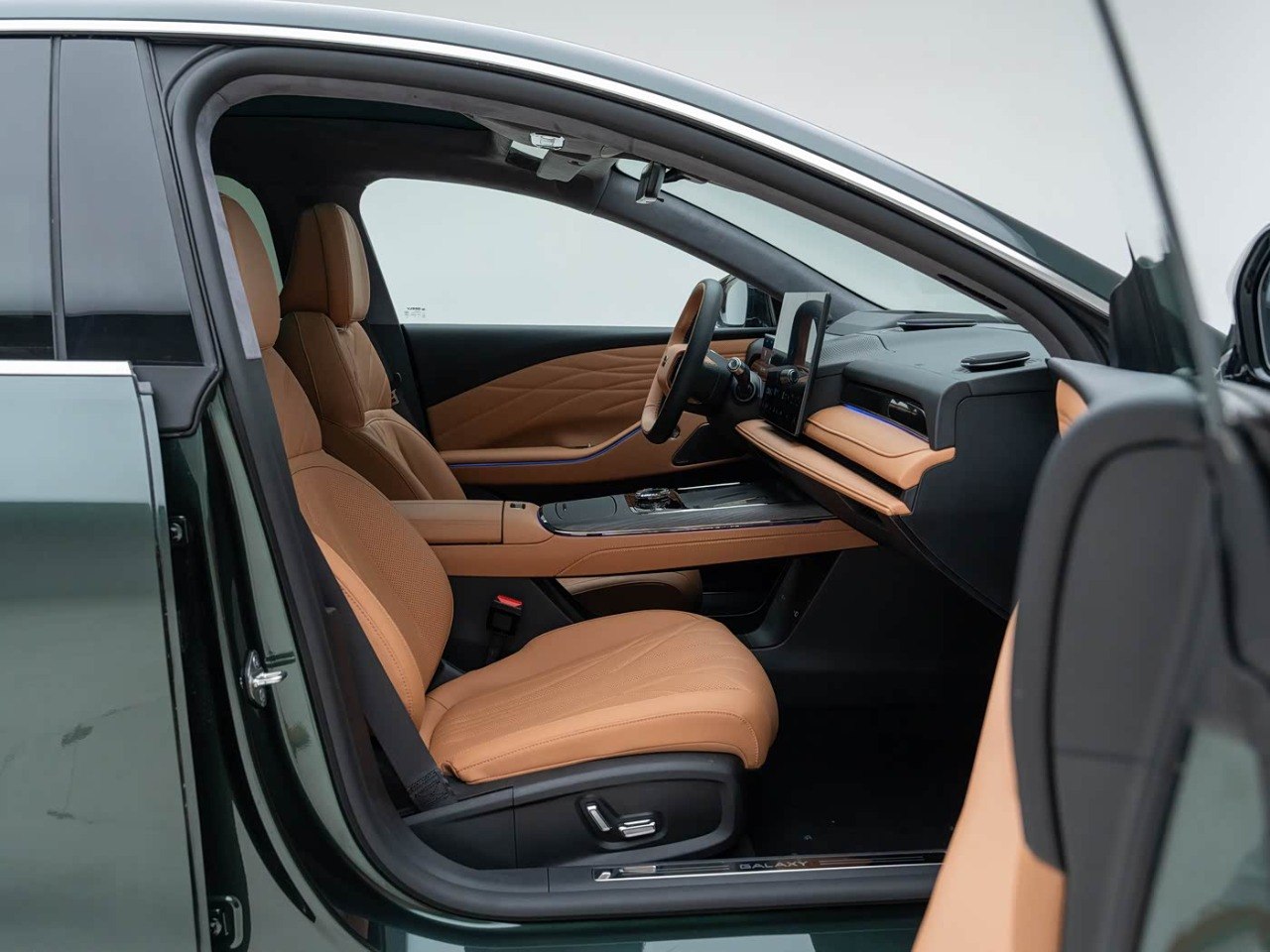 Geely Galaxy Staray 8 front door open tan leather seats