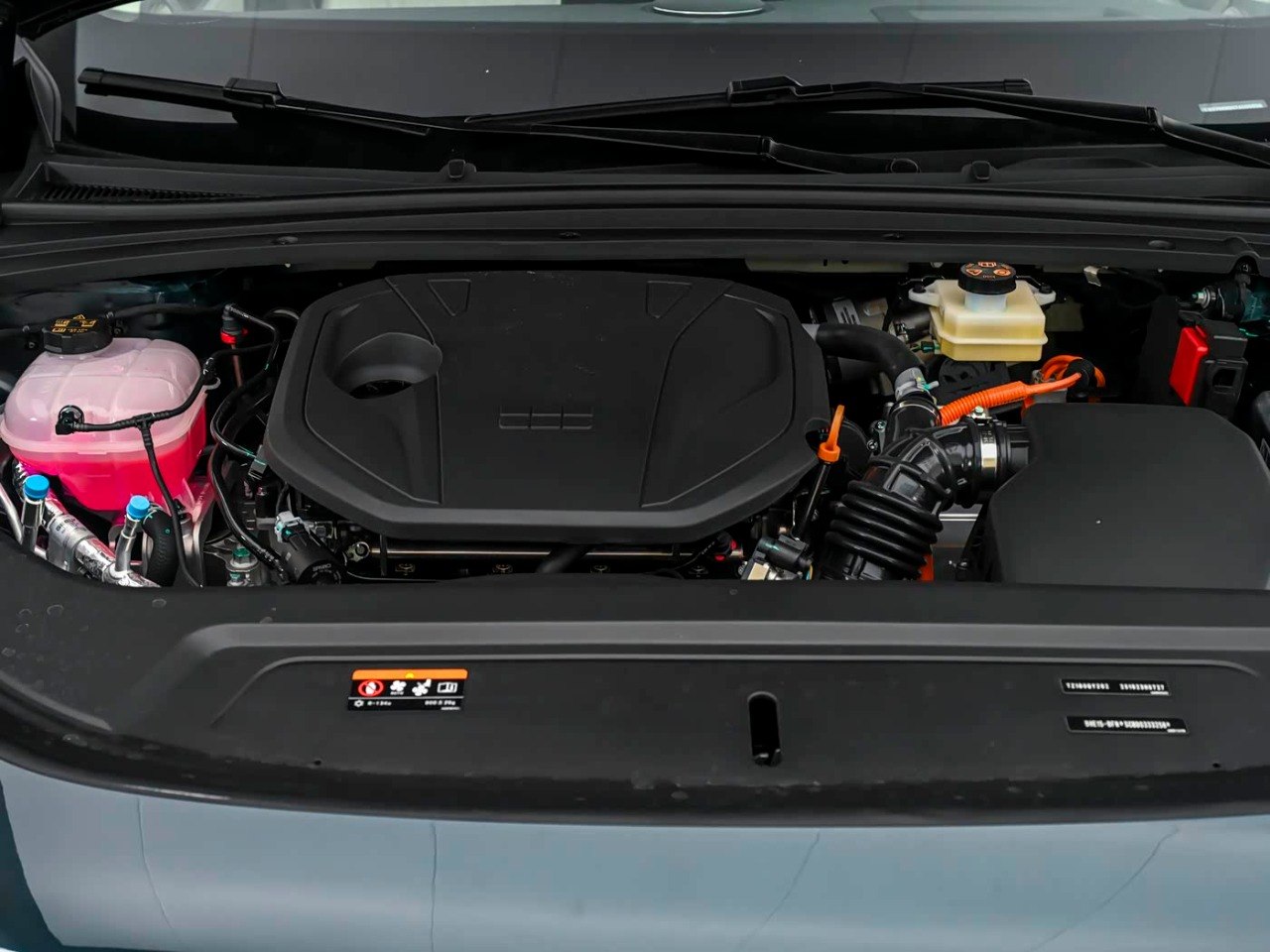 Geely Galaxy Staray 7 engine bay detail