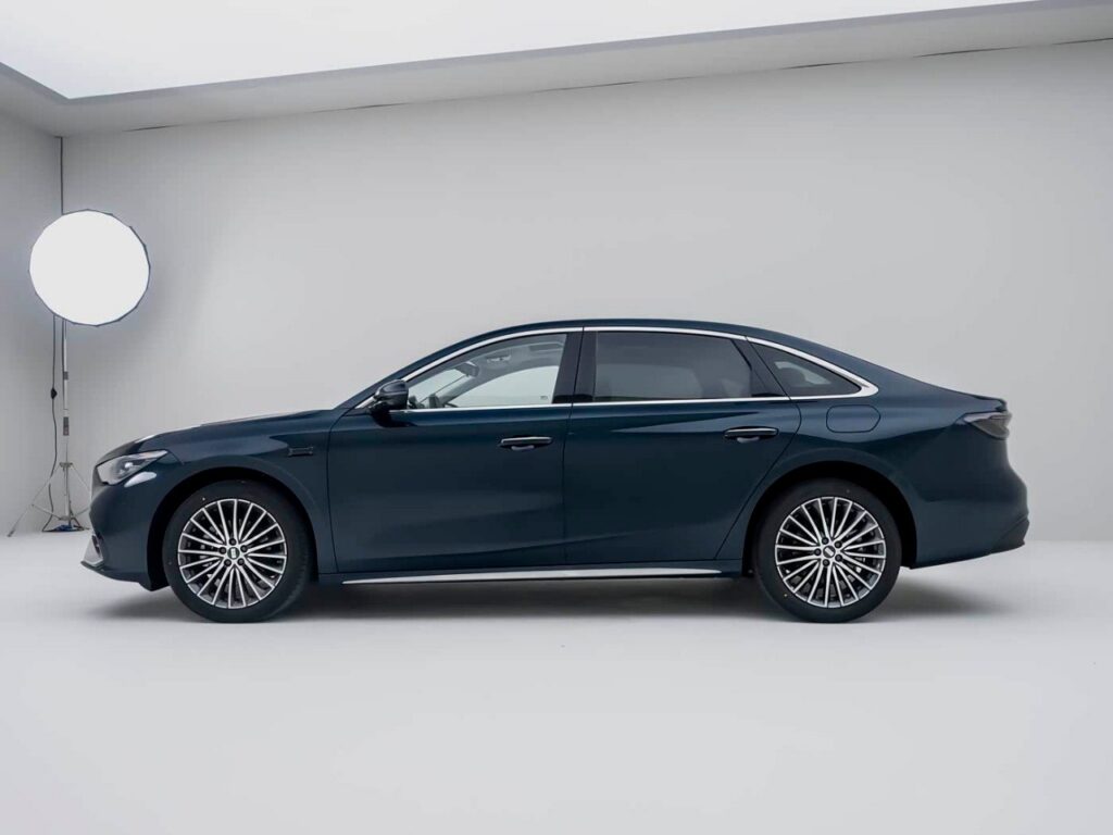 geely-galaxy-staray7-side-profile-navy