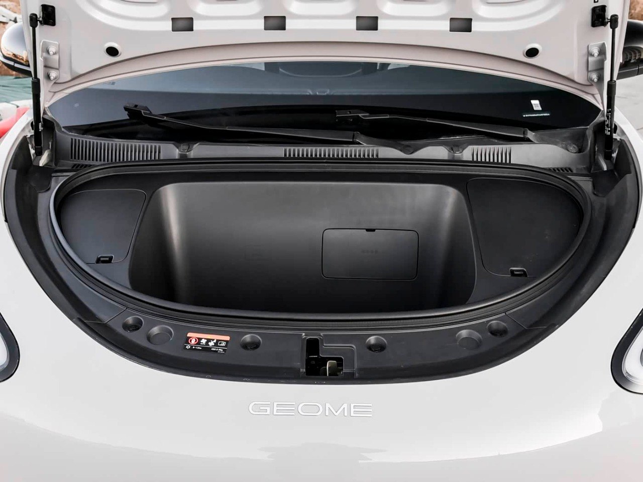 Geely Xingyuan 14.6 inch center screen