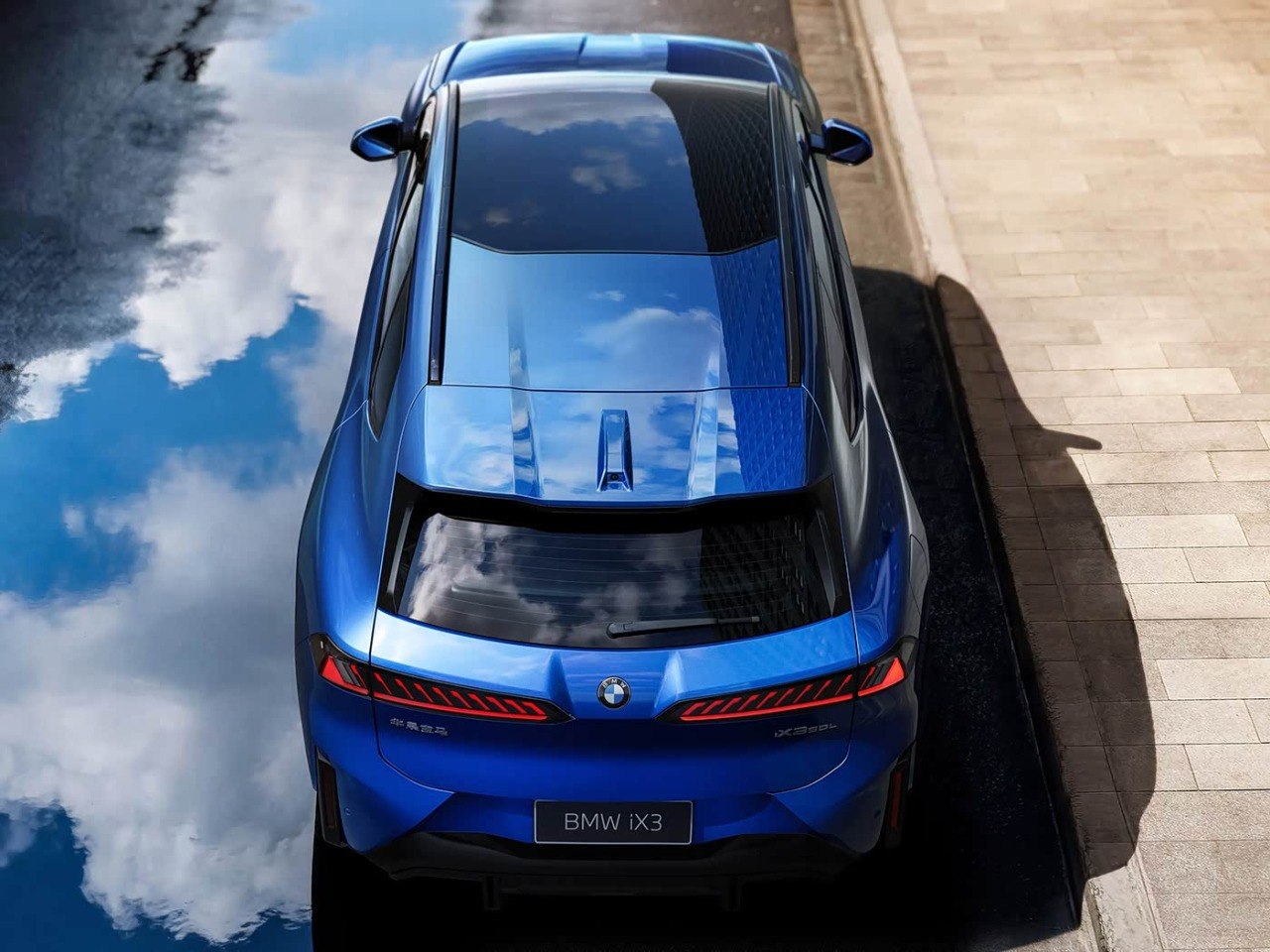 Hongqi E801 interior wide view showing spacious cabin