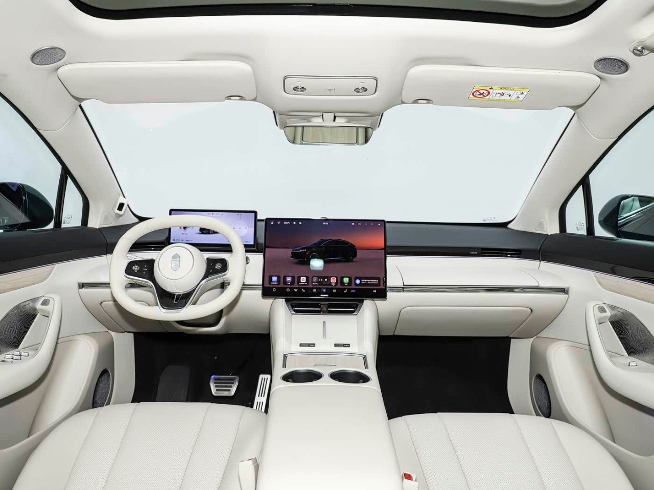 Huawei Zhijie R7 full interior dashboard white