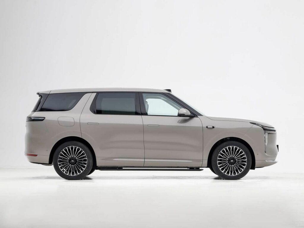 im-ls8-side-profile-gray1