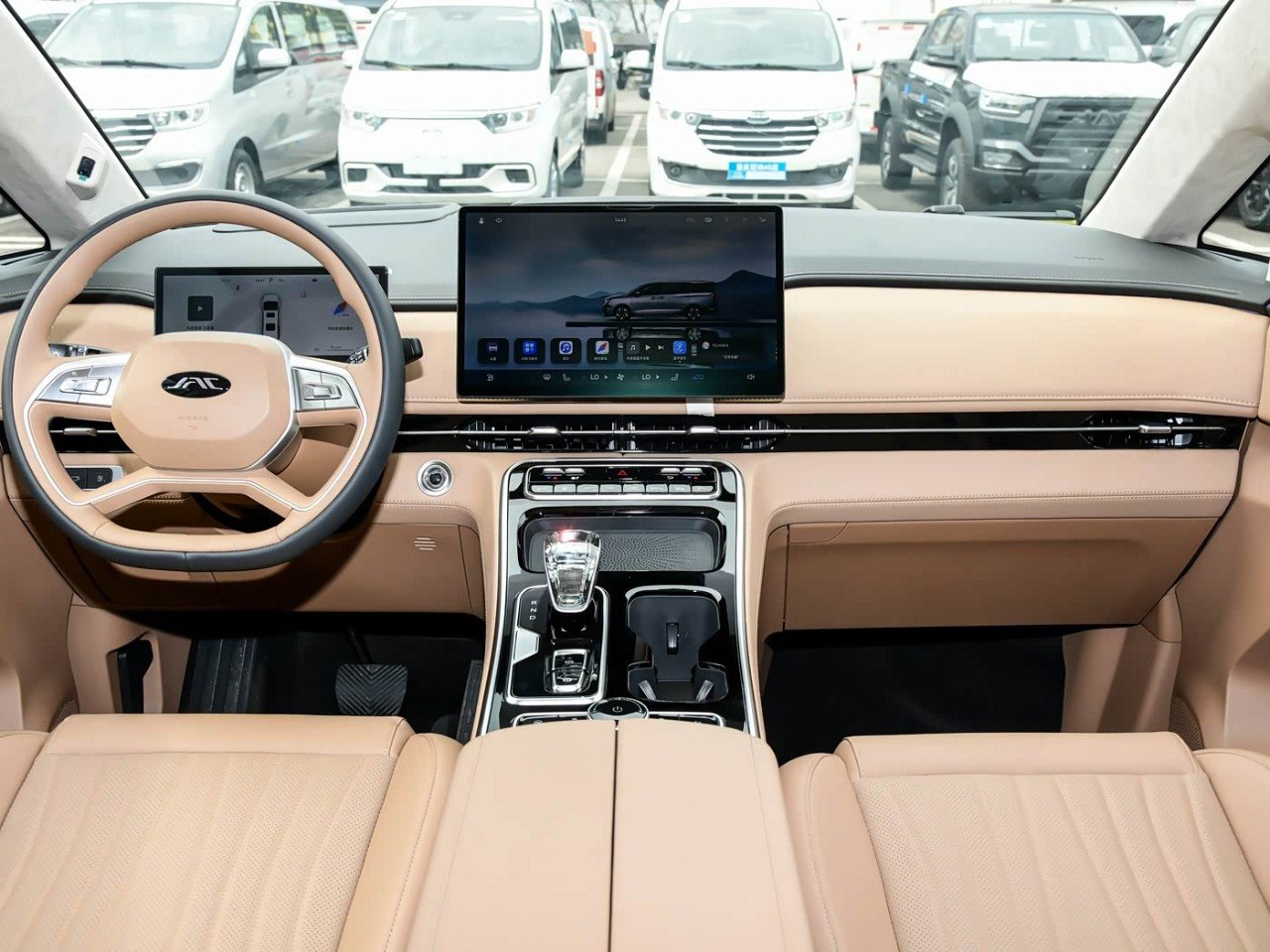 JAC Ruifeng RF8 dashboard beige leather