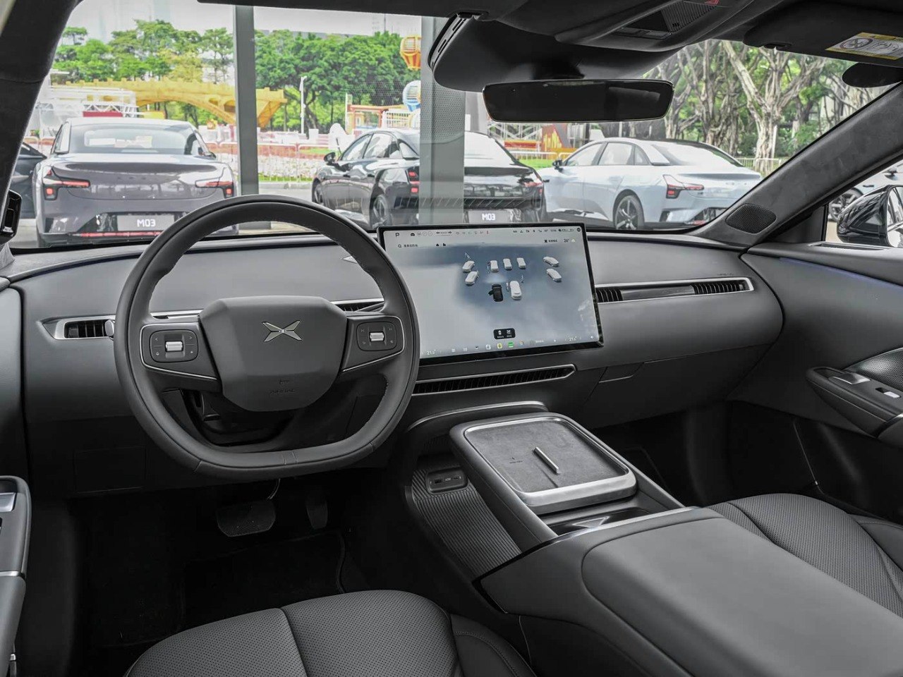 Leapmotor D19 interior console steering wheel