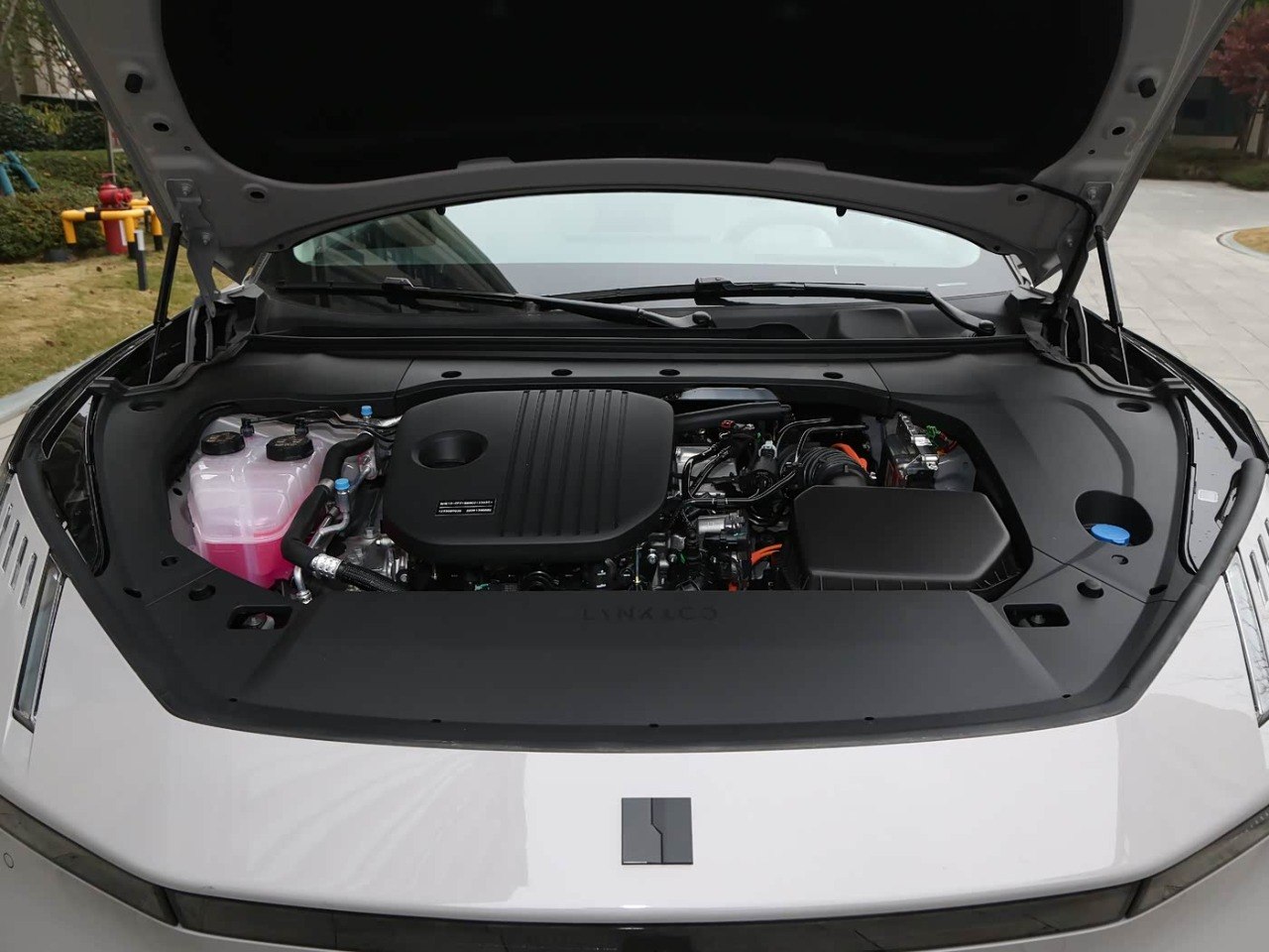 Lynk Co 10+ engine bay open PHEV hybrid system