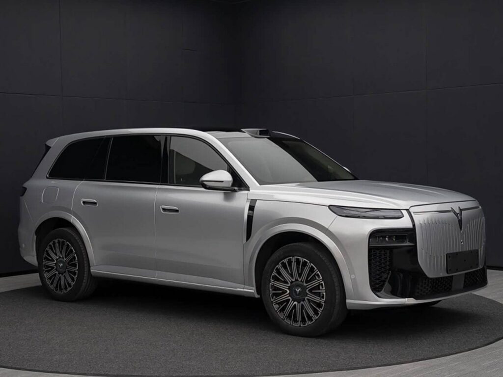 voyah-taishan-x8-front-quarter