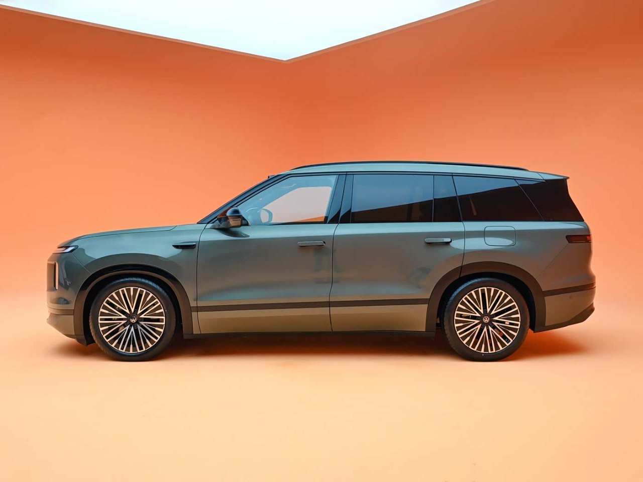 Volkswagen ID.ERA 9X side profile teal