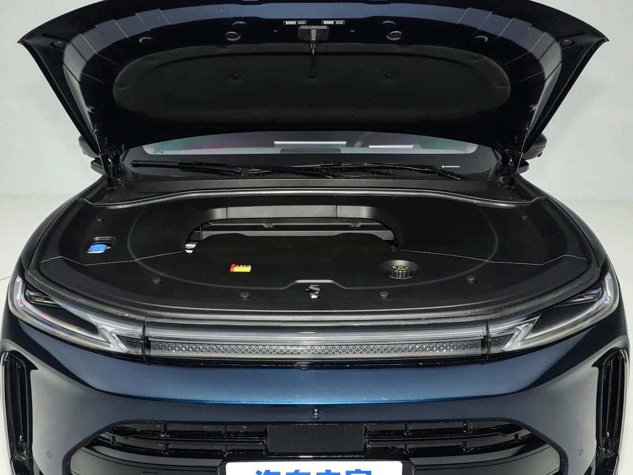 Wuling Huaijing S rear seat door open view