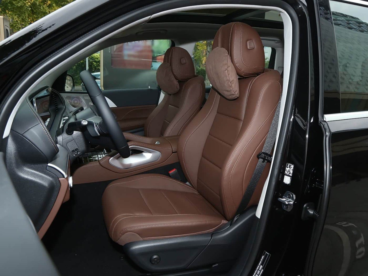 Mercedes‑Benz GLS rear seat door open view