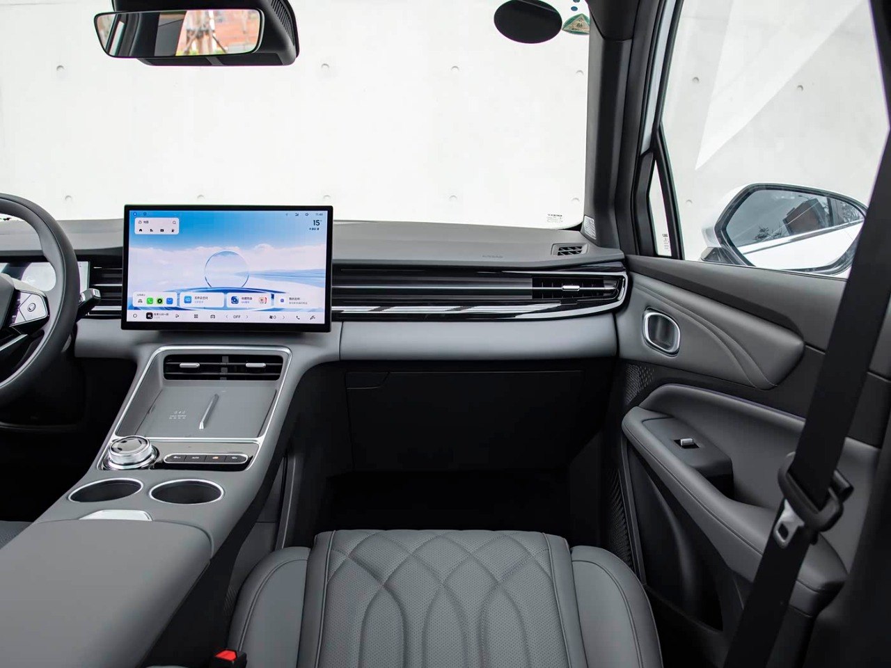 Geely Boyue REV dashboard full view