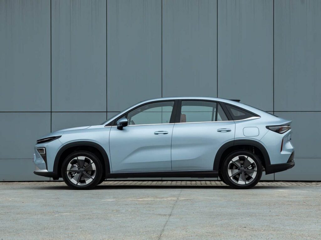 geely-galaxy-suv-side-profile-white