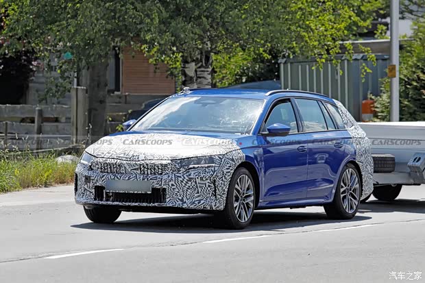 Skoda Octavia facelift spy photo