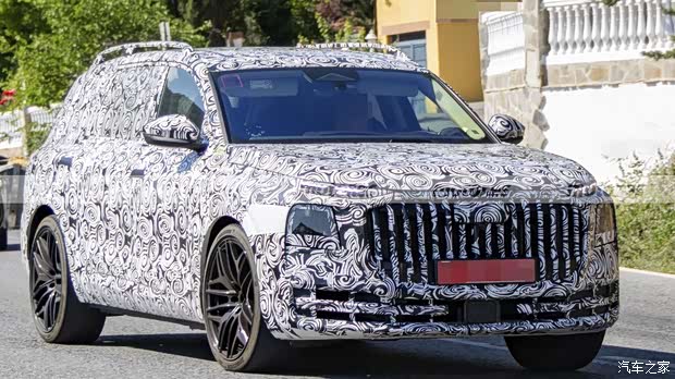 Audi Q9 Horch spy photo