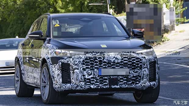 Audi RS Q5 plug-in hybrid spy photo